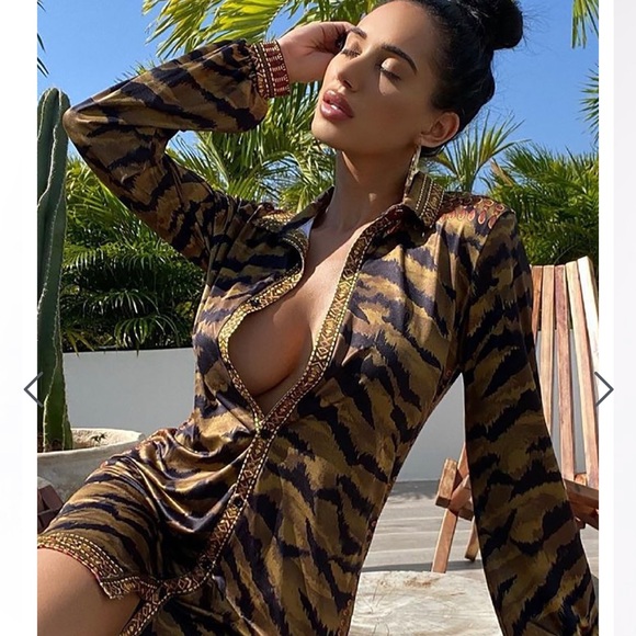 ♻️FASHION NOVA VERY SEXY WILD DAY DIVA MINI DRESS - Picture 3 of 11